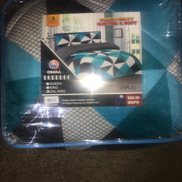 Blanket and pillow covers - Picture 2 of 2